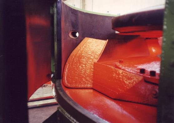 Interno di una Speedmullor con il foro di ingresso dell'iniezione additivi